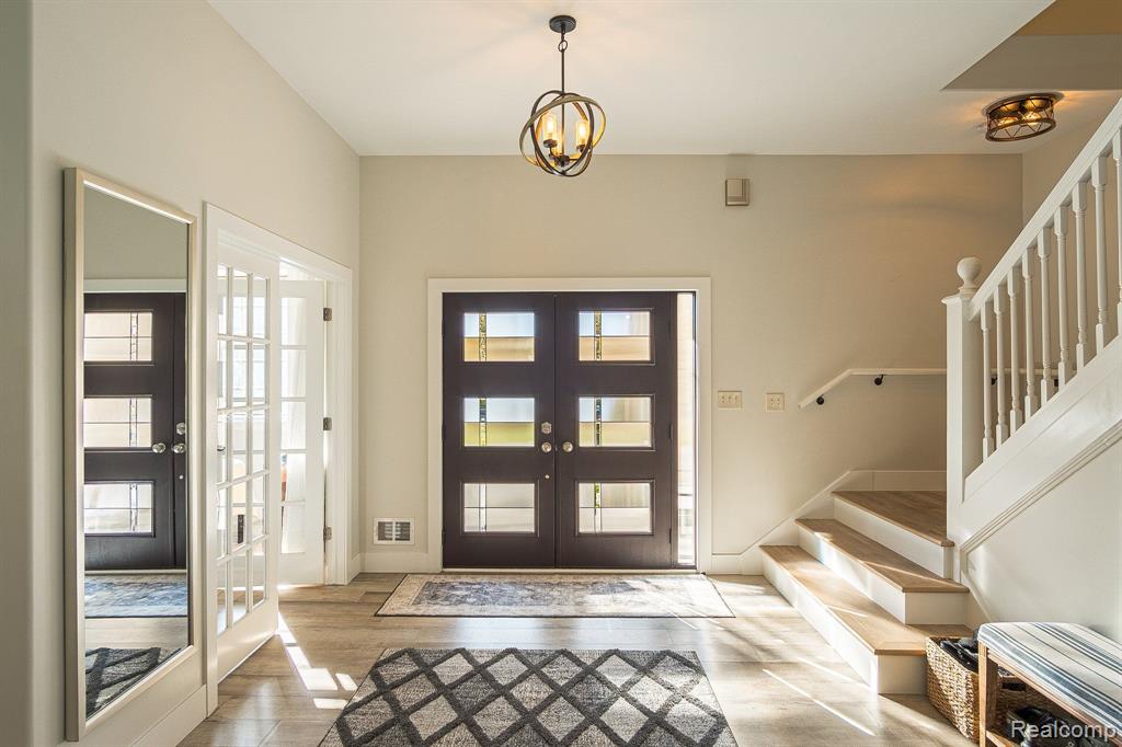 28706 West Nine Mile Road Farmington Hills, MI 48336 - Photo 5 of 51