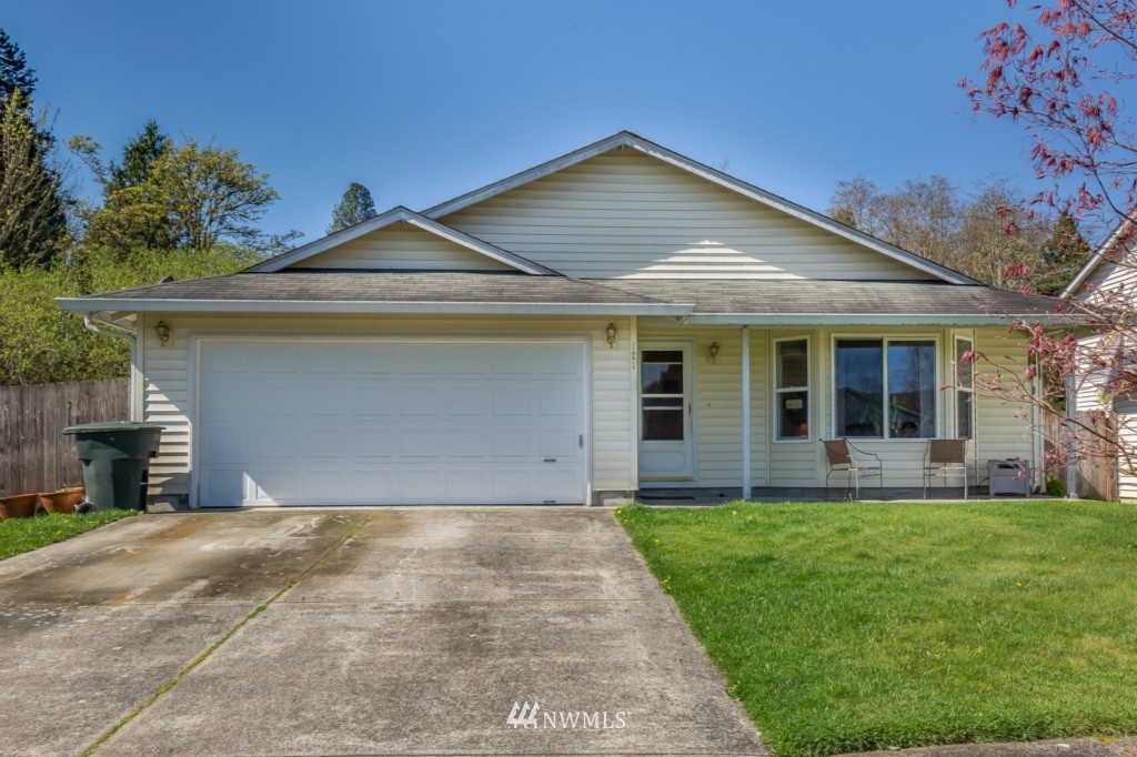 121 Oxford Road Longview, WA 98632 - Photo 1 of 13 Gallery Image 1