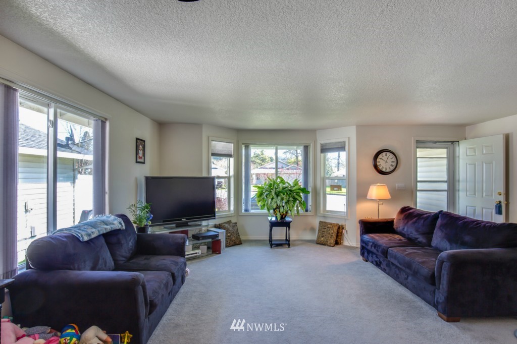 121 Oxford Road Longview, WA 98632 - Photo 6 of 13 Gallery Image 6