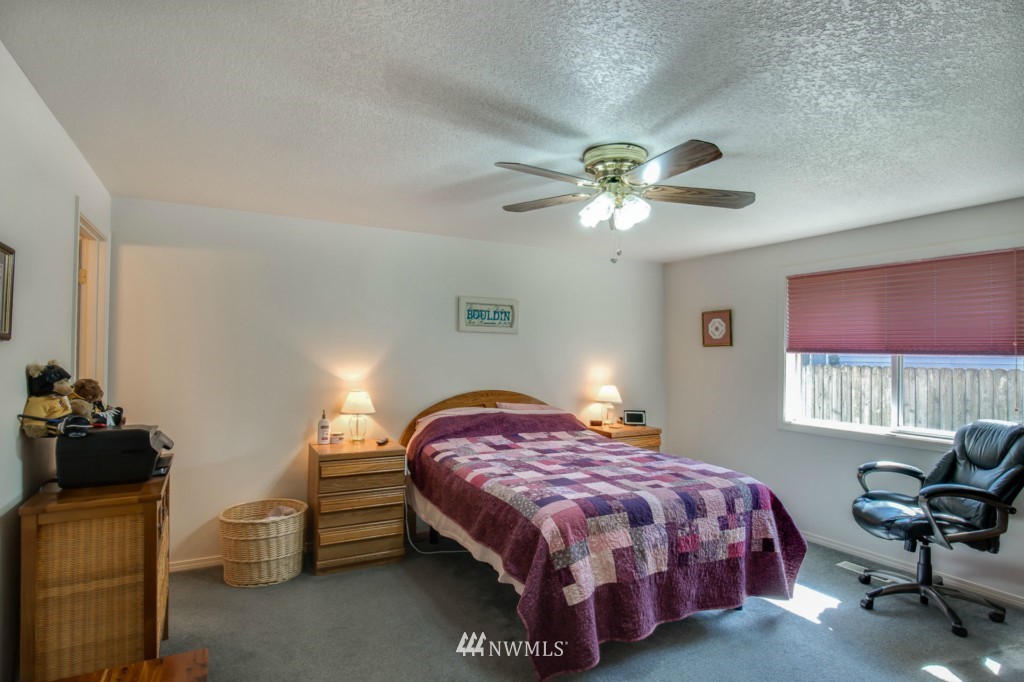 121 Oxford Road Longview, WA 98632 - Photo 8 of 13 Gallery Image 8
