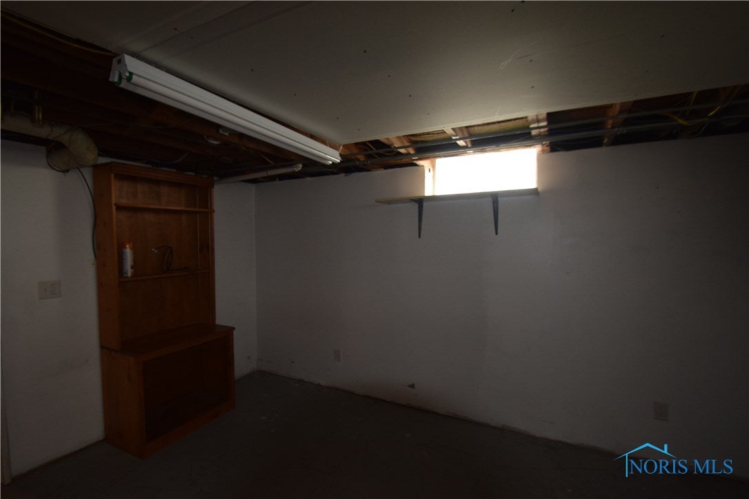 4218 Elmhurst Road Toledo, OH 43613 - Photo 10 of 13 Gallery Image 10