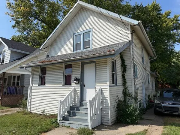 $204,900 | 6920 13th Avenue, Kenosha, WI 53143