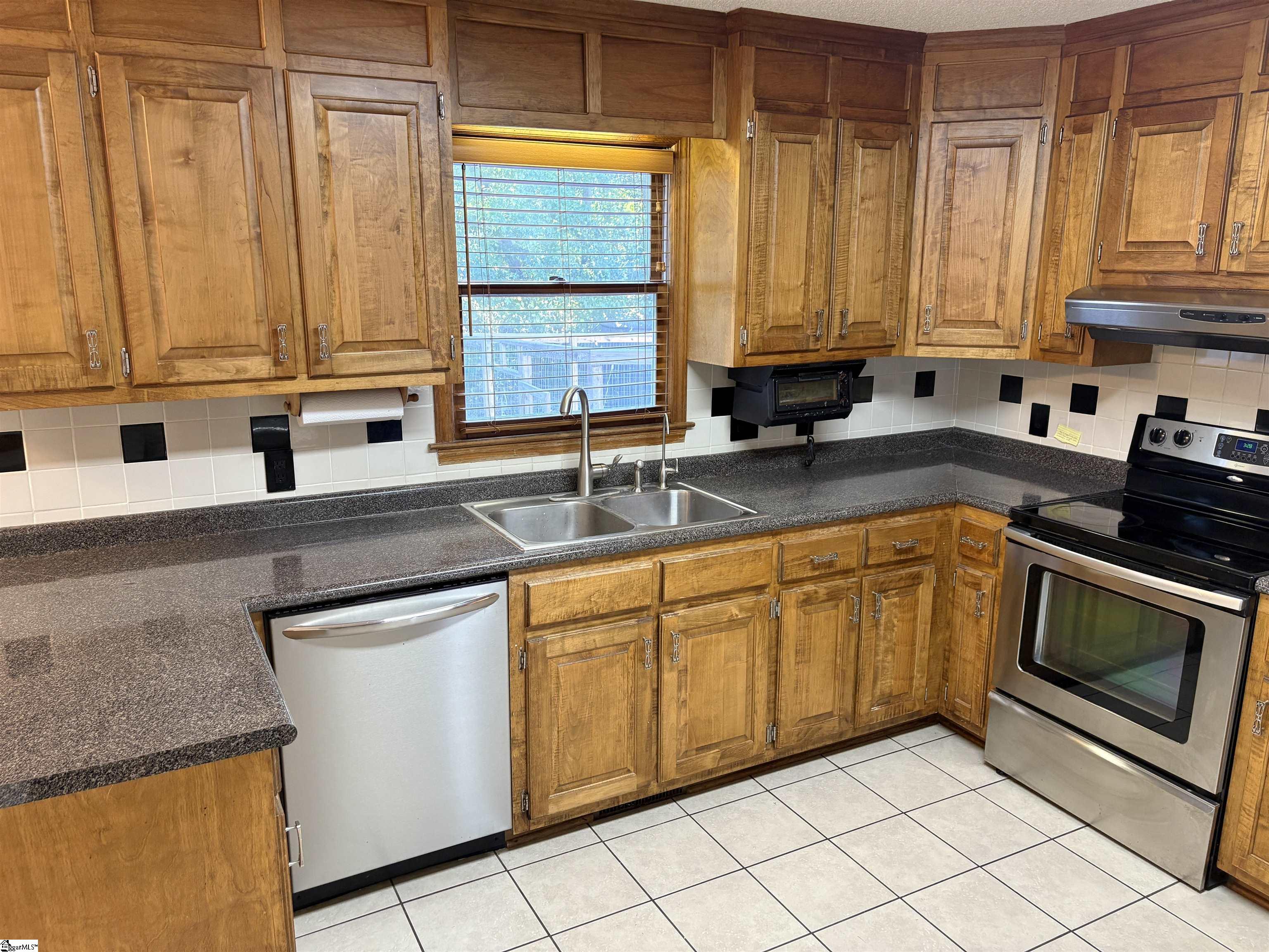 411 Spring Meadow Road Simpsonville, SC 29680 - Photo 15 of 46 Gallery Image 15