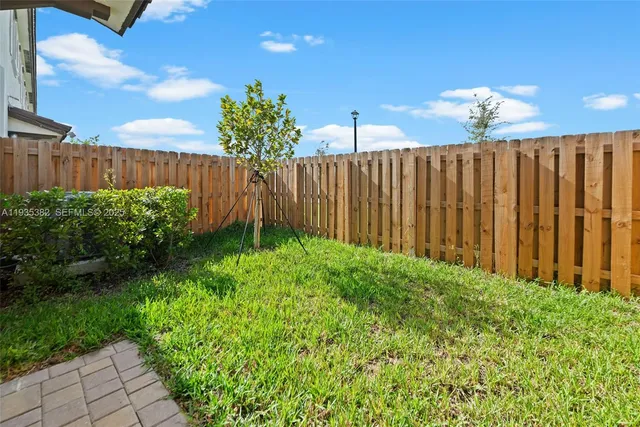 $2,700 | 2400 Southeast 29th Street, Homestead, FL 33035