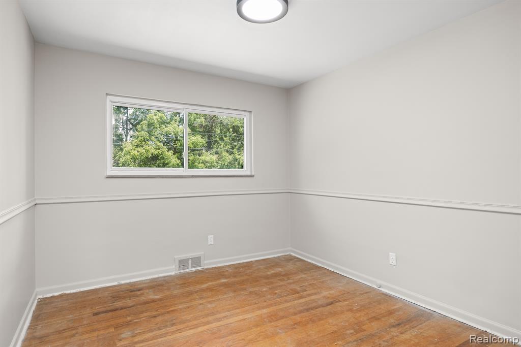 160 Montmorency Road Rochester Hills, MI 48307 - Photo 16 of 31