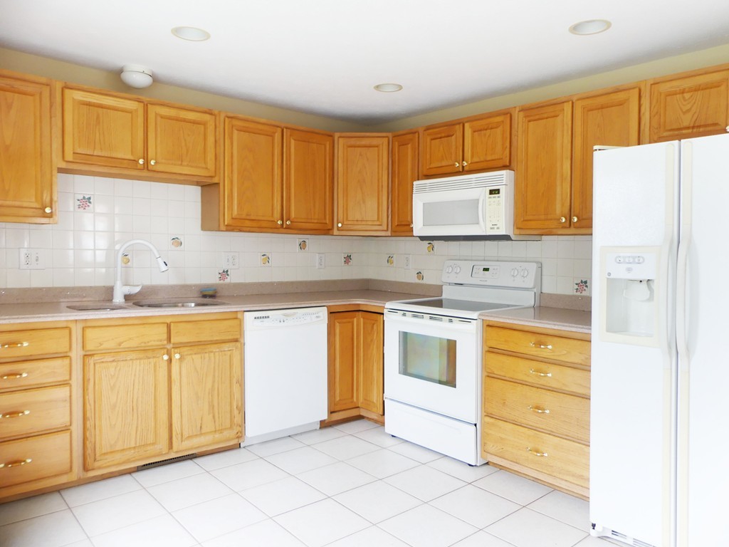 2 Thresher Road, Unit 2 Nashua, NH 03063 - Photo 5 of 24 Gallery Image 5