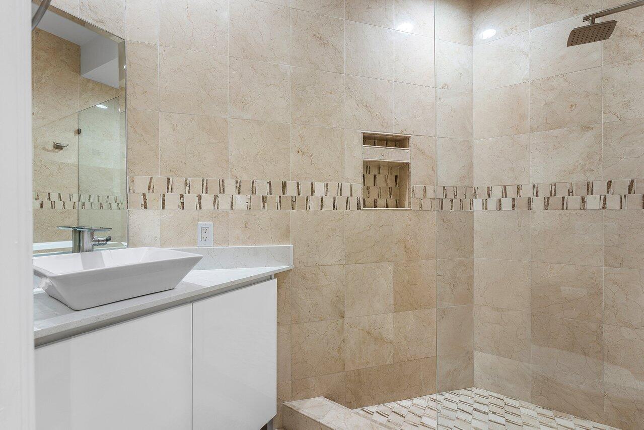 17906 Aberdeen Way Boca Raton, FL 33496 - Photo 38 of 106 Bathroom #5