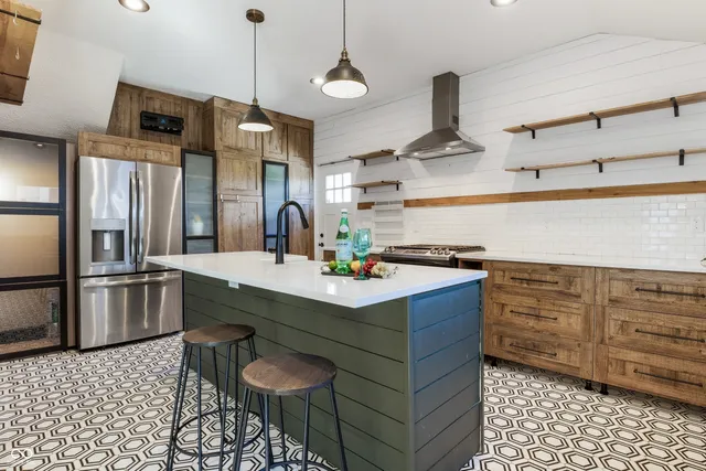 $299,000 | 1425 South East Street, Indianapolis, IN 46203