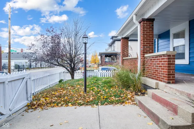 $299,000 | 1425 South East Street, Indianapolis, IN 46203