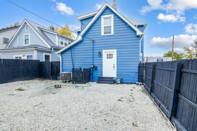 $299,000 | 1425 South East Street, Indianapolis, IN 46203