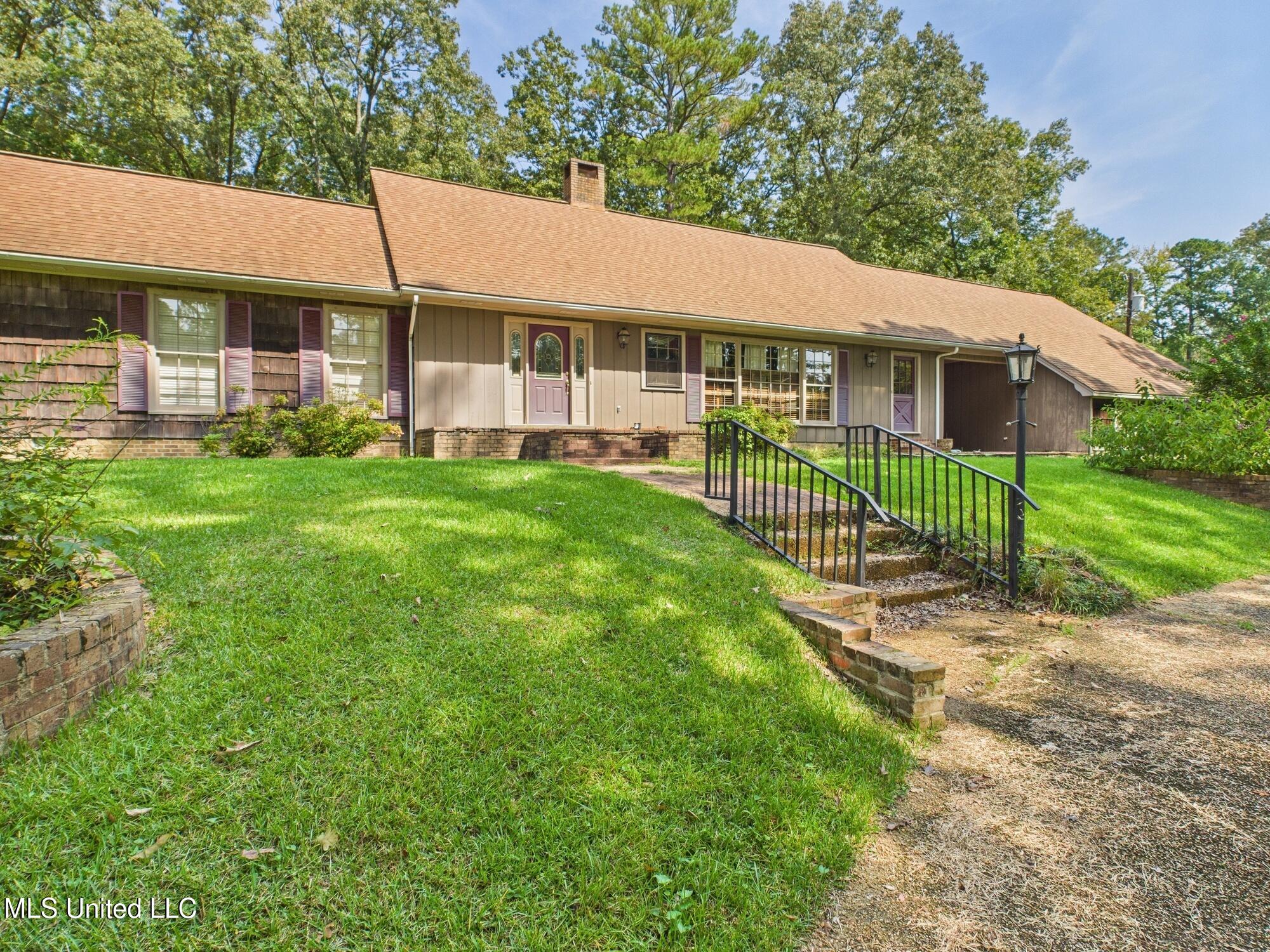 CAM02761G0-PR0038-STILL029