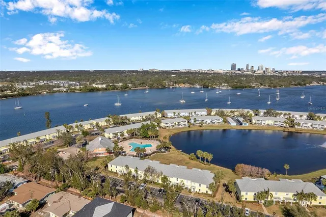 $275,000 | 107 Sea Horse Drive Southeast, Unit A, St. Petersburg, FL 33705