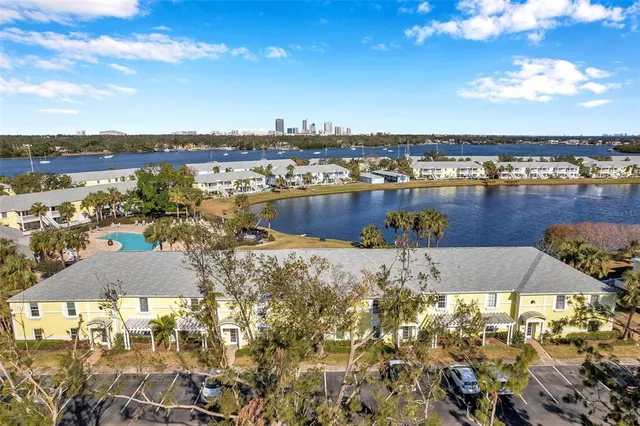 $275,000 | 107 Sea Horse Drive Southeast, Unit A, St. Petersburg, FL 33705