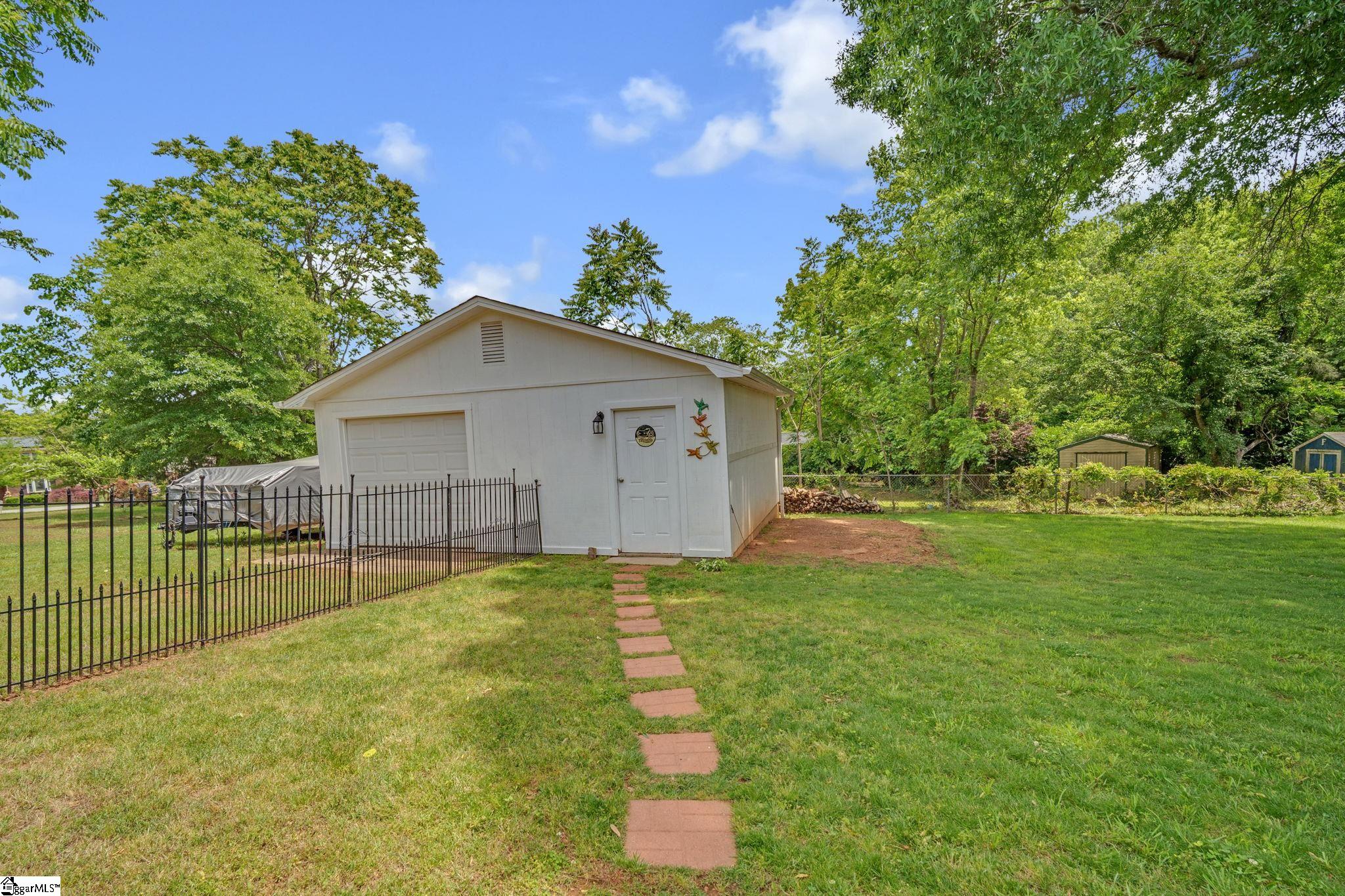 215 Edgewood Drive Mauldin, SC 29662 - Photo 25 of 32