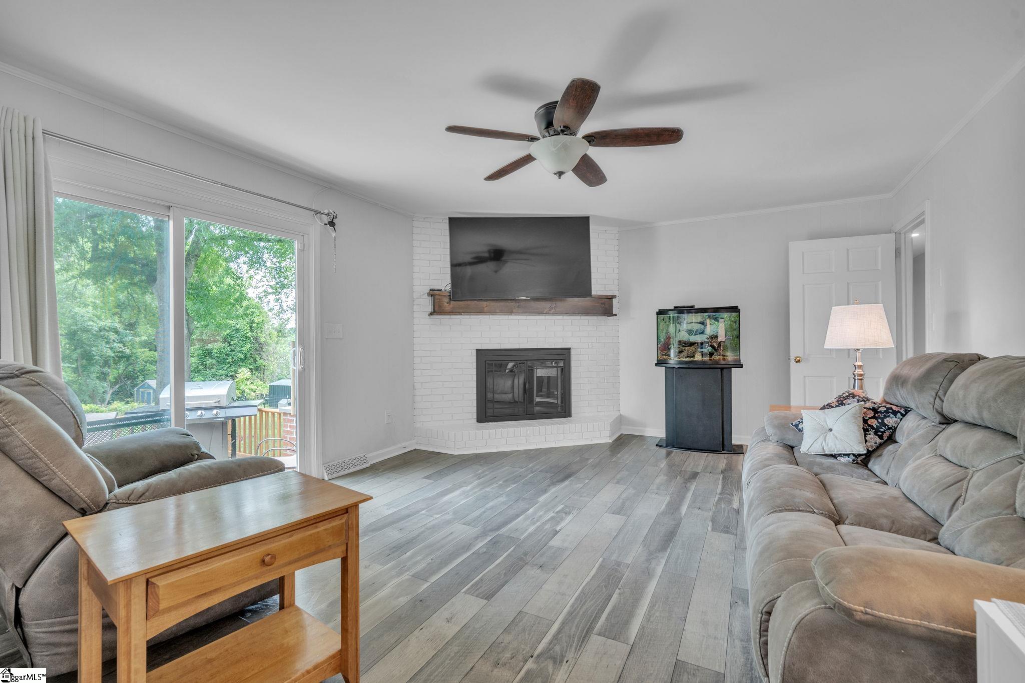215 Edgewood Drive Mauldin, SC 29662 - Photo 7 of 32