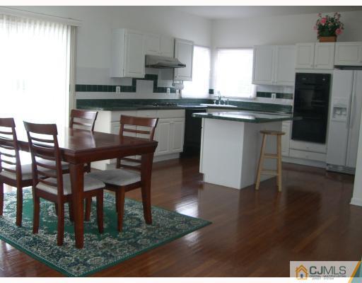 138 Edison Avenue Edison, NJ 08820 - Photo 5 of 10 Gallery Image 5