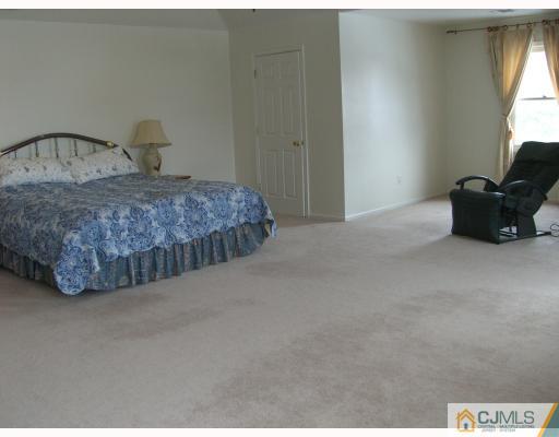 138 Edison Avenue Edison, NJ 08820 - Photo 7 of 10 Gallery Image 7