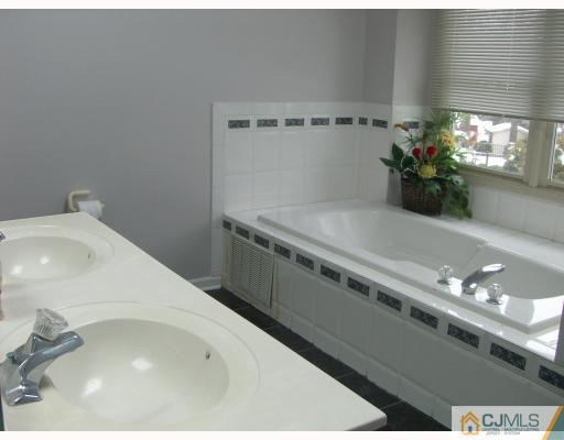 138 Edison Avenue Edison, NJ 08820 - Photo 10 of 10 Gallery Image 10
