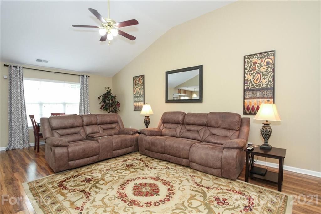 1394 Spring View Court Rock Hill, SC 29732 - Photo 5 of 23 Gallery Image 5