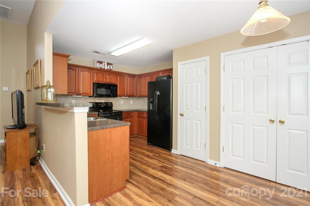 1394 Spring View Court Rock Hill, SC 29732 - Photo 10 of 23 Gallery Image 10