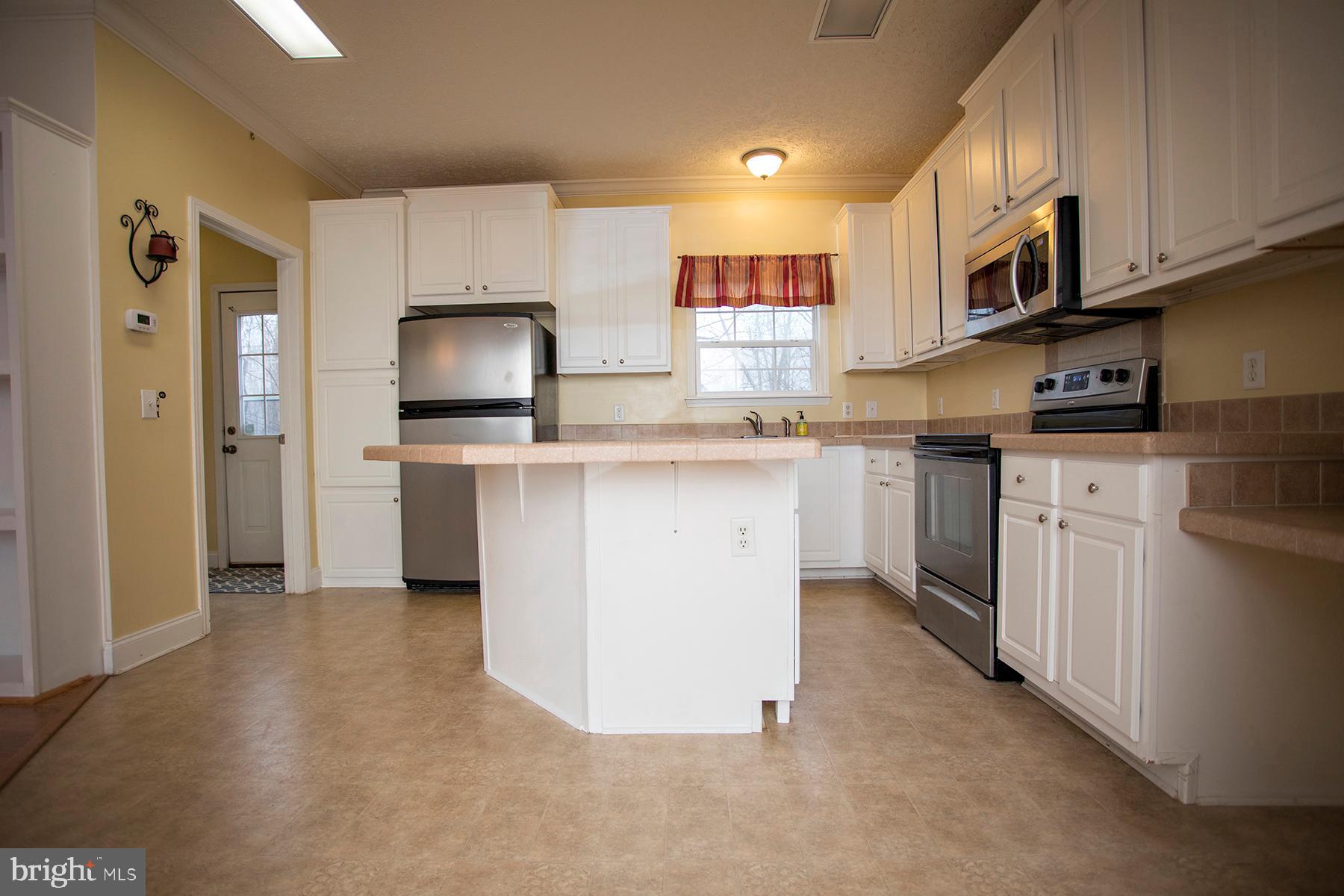 9371 Caledon Road King George, VA 22485 - Photo 7 of 28 Gallery Image 7