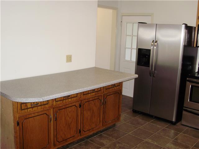 710 Ringgold Road Clarksville, TN 37042 - Photo 7 of 11 Gallery Image 7