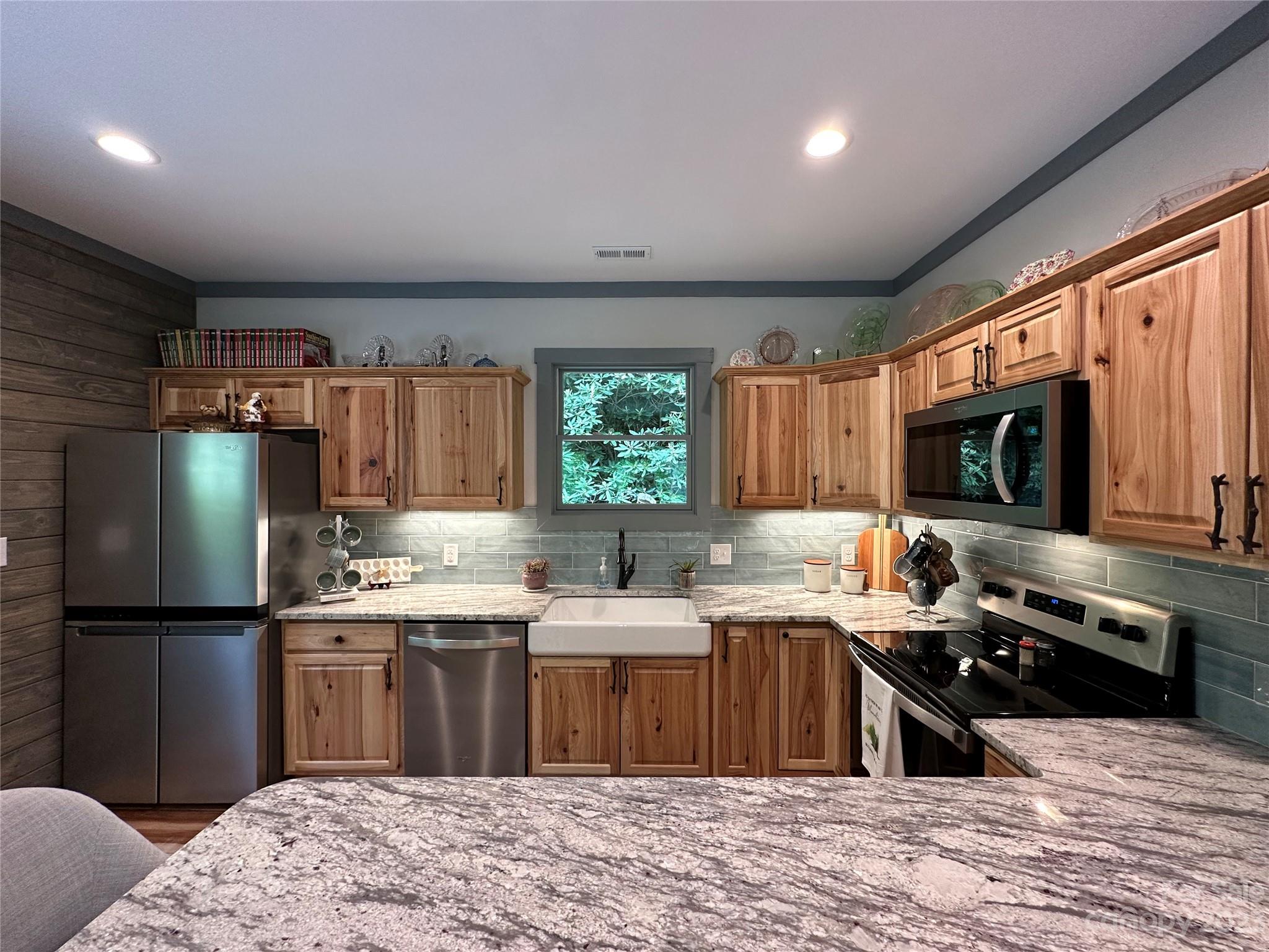 776 Niley Cook Road Blowing Rock, NC 28605 - Photo 8 of 35 Gallery Image 8