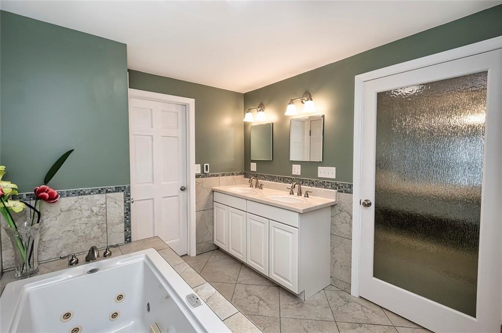 136 Thomas Road McMurray, PA 15317 - Photo 17 of 25