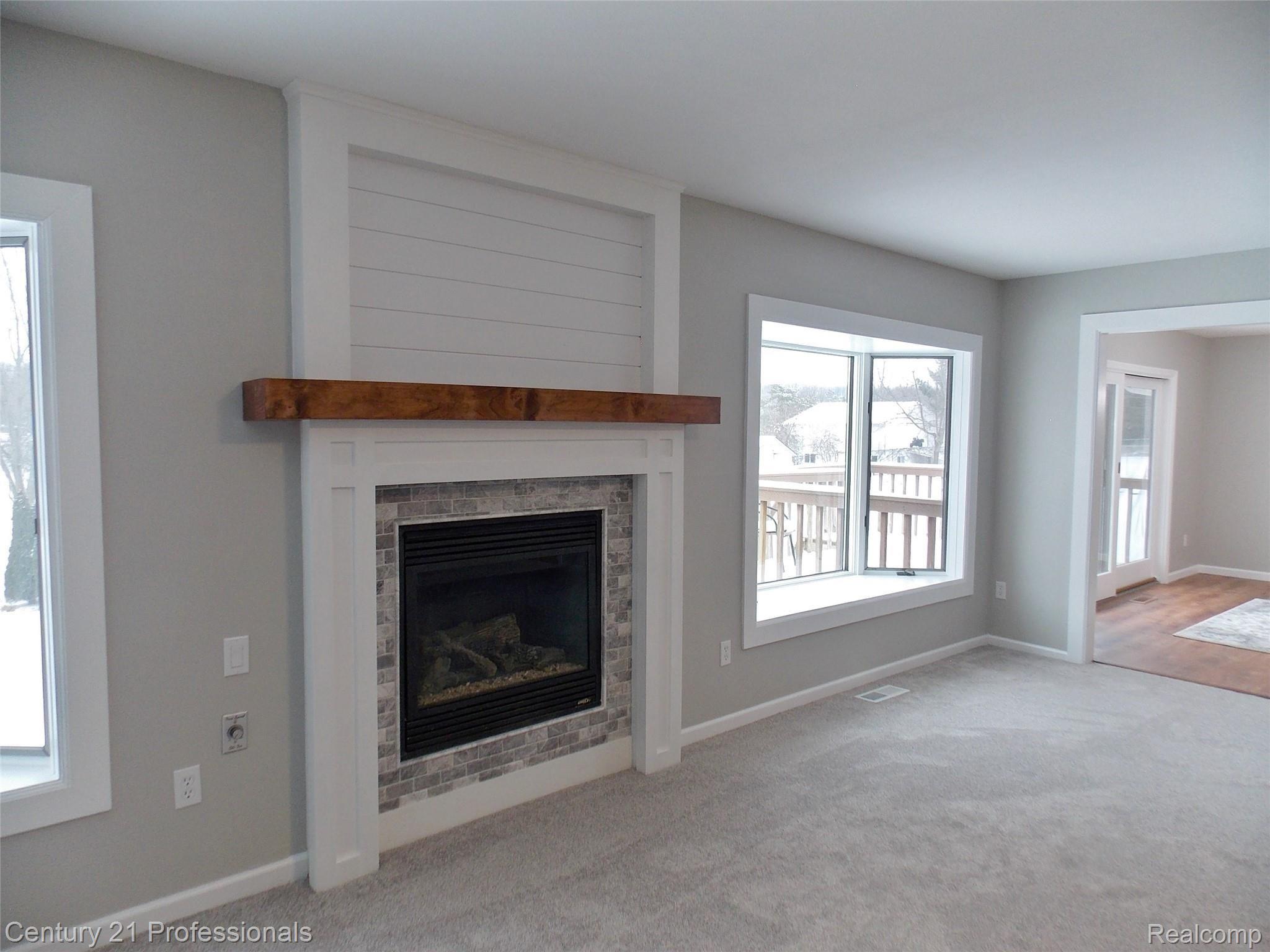 3790 Morgan Road Lake Orion, MI 48359 - Photo 8 of 28 Custom Gas Fireplace