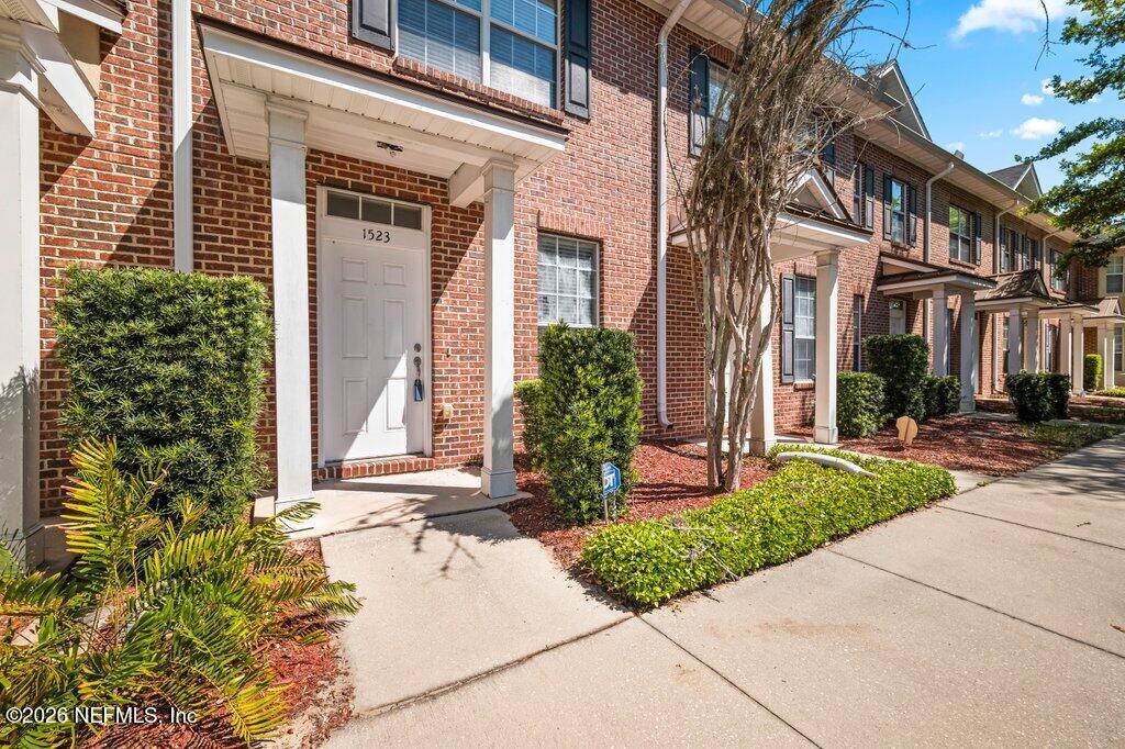 1523 Fieldview Dr