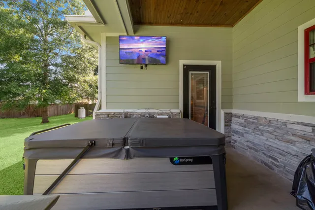 $489,000 | 134 Post Oak Wood Lane, Livingston, TX 77351