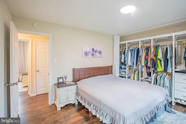 $734,900 | 16920 Glen Oak Court, Rockville, MD 20855