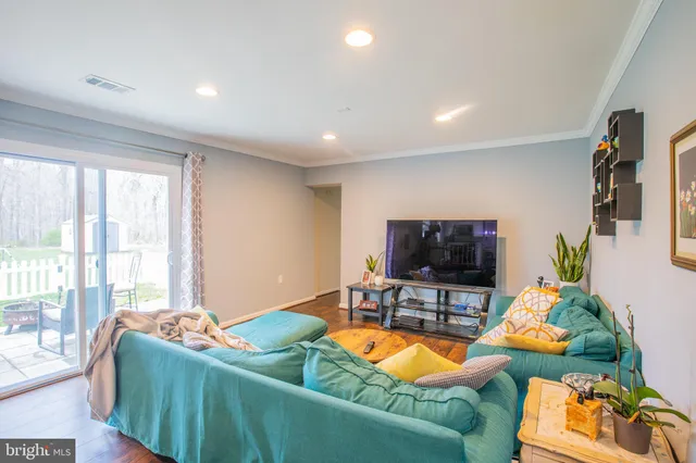 $734,900 | 16920 Glen Oak Court, Rockville, MD 20855