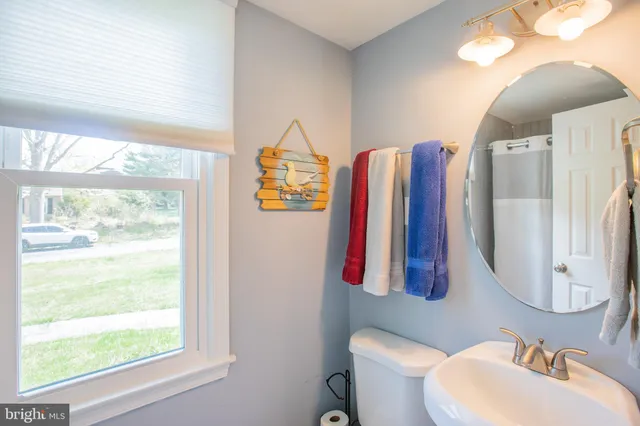 $734,900 | 16920 Glen Oak Court, Rockville, MD 20855