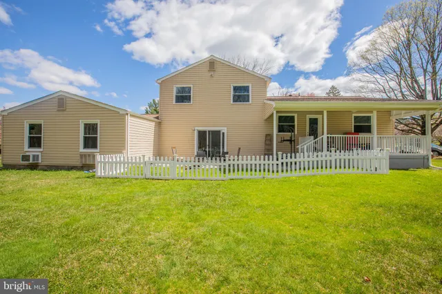 $734,900 | 16920 Glen Oak Court, Rockville, MD 20855