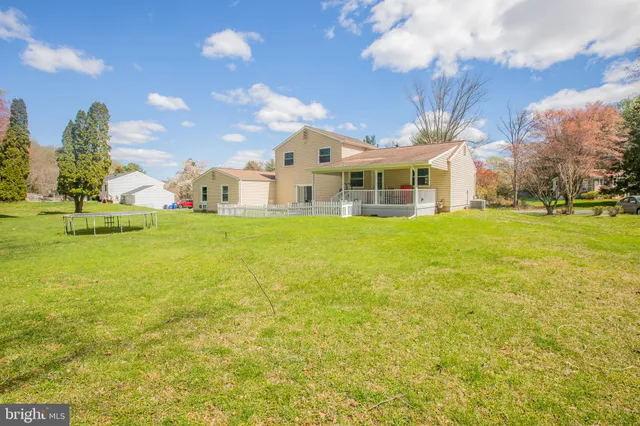 $734,900 | 16920 Glen Oak Court, Rockville, MD 20855