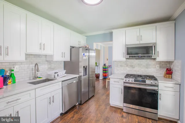 $734,900 | 16920 Glen Oak Court, Rockville, MD 20855