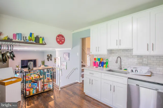 $734,900 | 16920 Glen Oak Court, Rockville, MD 20855