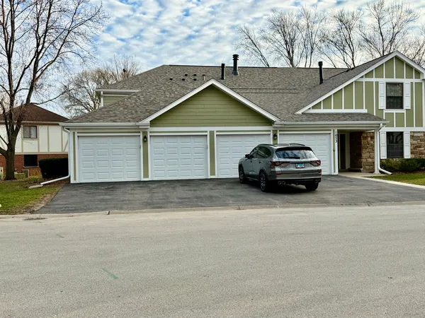 $339,900 | 1053 Scanlon Drive, Unit A1, Wheeling, IL 60090