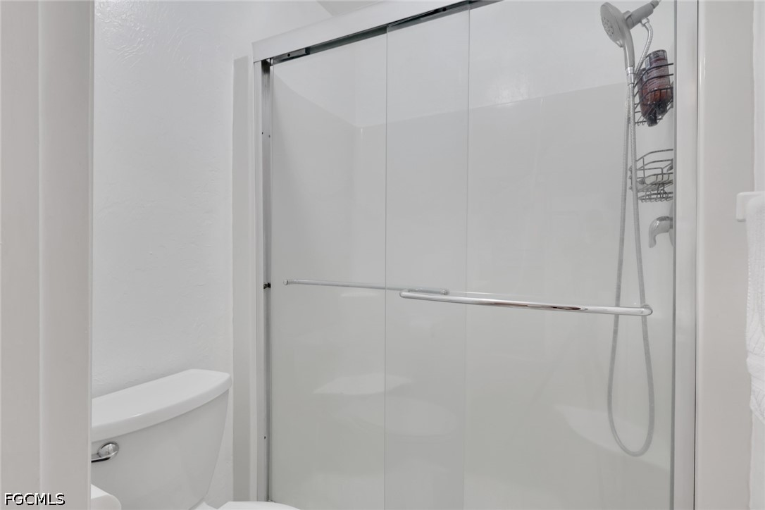 2431 Lippincott Road Alva, FL 33920 - Photo 25 of 43 Gallery Image 25