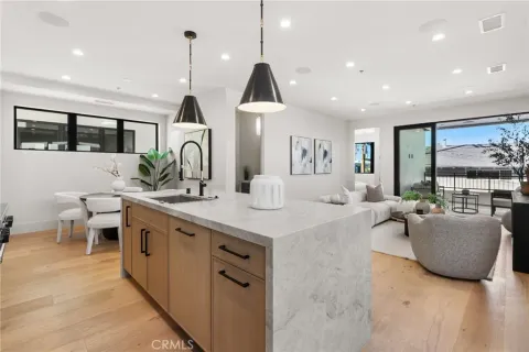 $3,500,000 | 305 Fernleaf Avenue, Corona del Mar, CA 92625