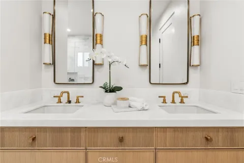 $3,500,000 | 305 Fernleaf Avenue, Corona del Mar, CA 92625