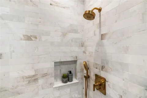 $3,500,000 | 305 Fernleaf Avenue, Corona del Mar, CA 92625