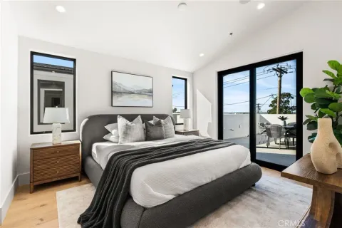 $3,500,000 | 305 Fernleaf Avenue, Corona del Mar, CA 92625