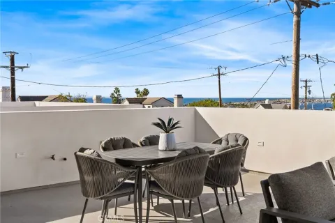 $3,500,000 | 305 Fernleaf Avenue, Corona del Mar, CA 92625