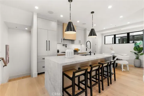 $3,500,000 | 305 Fernleaf Avenue, Corona del Mar, CA 92625