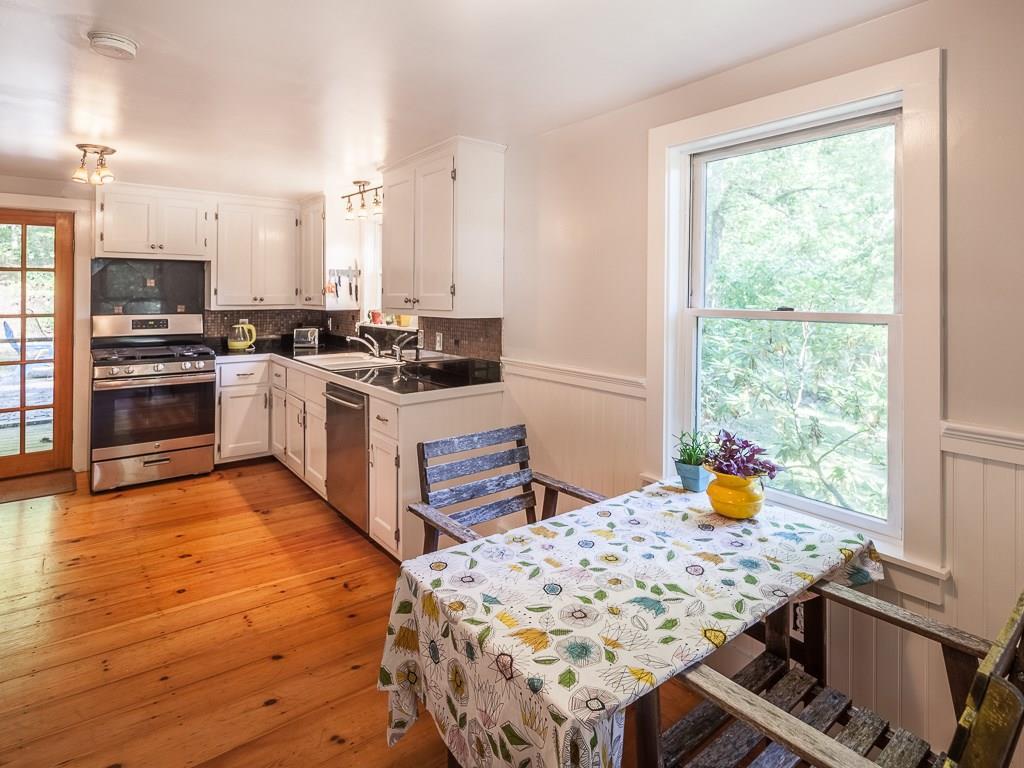 239 Camden Road Hope, ME 04847 - Photo 4 of 15 Dining area