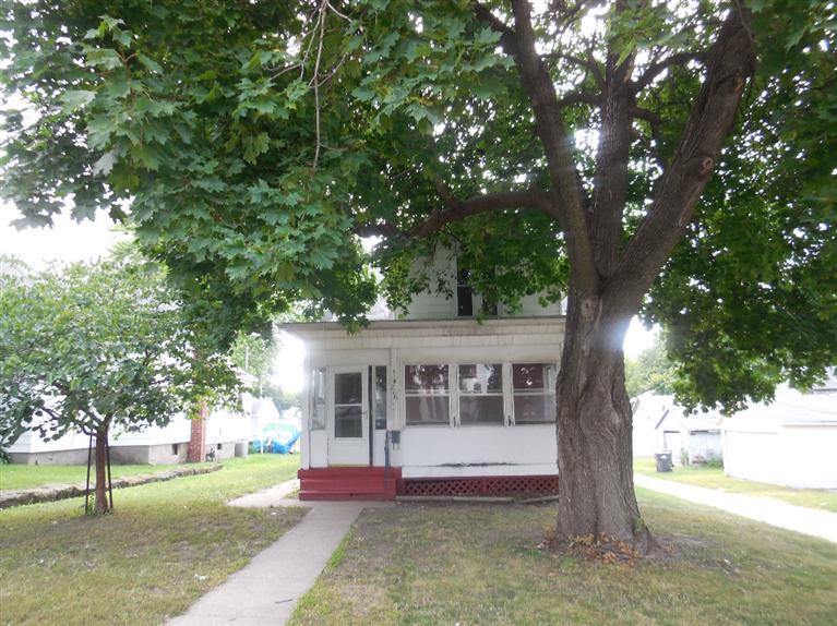 716 South 6th Street Clinton, IA 52732 - Photo 2 of 14 Gallery Image 2