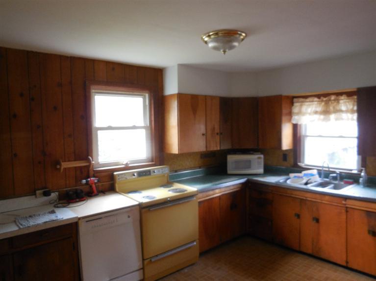 716 South 6th Street Clinton, IA 52732 - Photo 3 of 14 Gallery Image 3