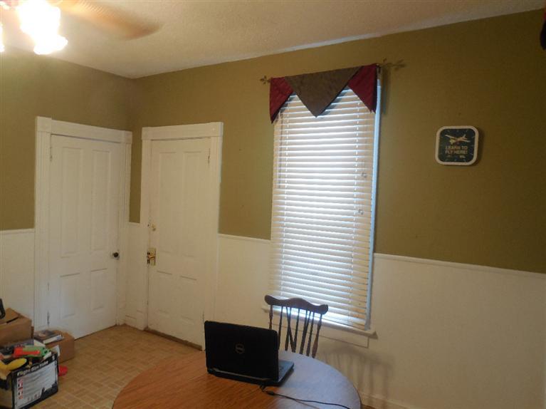 716 South 6th Street Clinton, IA 52732 - Photo 5 of 14 Gallery Image 5
